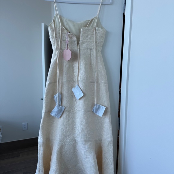 Brand new Alexis dress - Picture 2 of 4